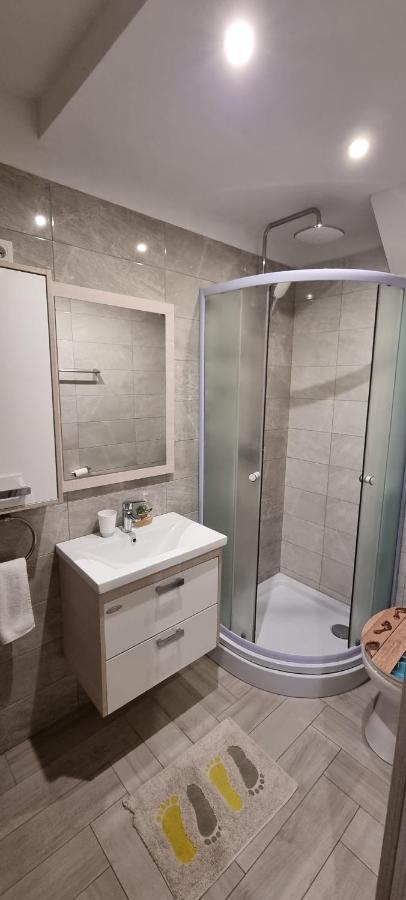 Apartmani Tatic Štinjan Екстериор снимка