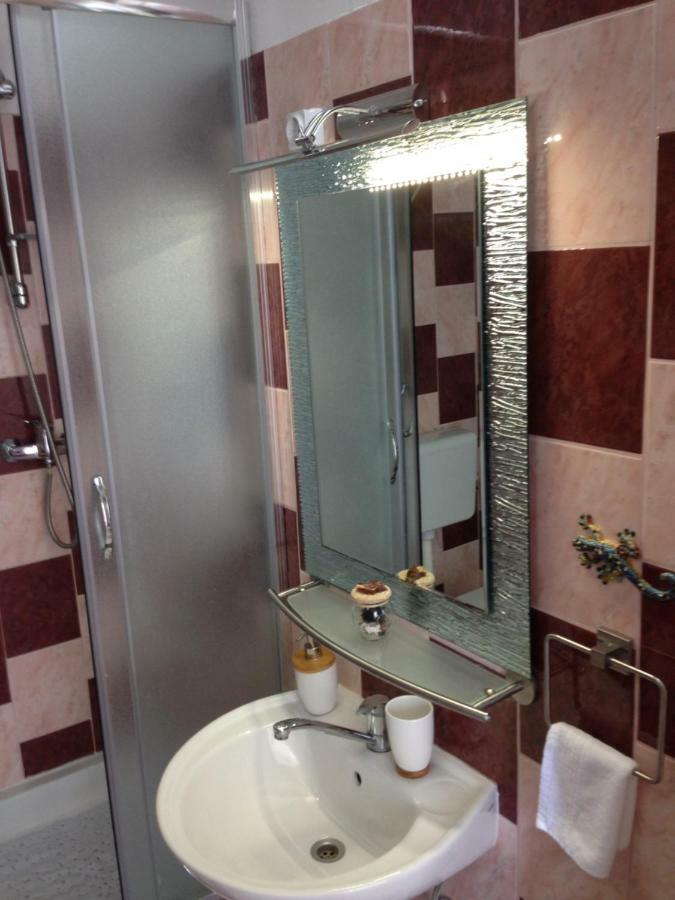 Apartmani Tatic Štinjan Екстериор снимка